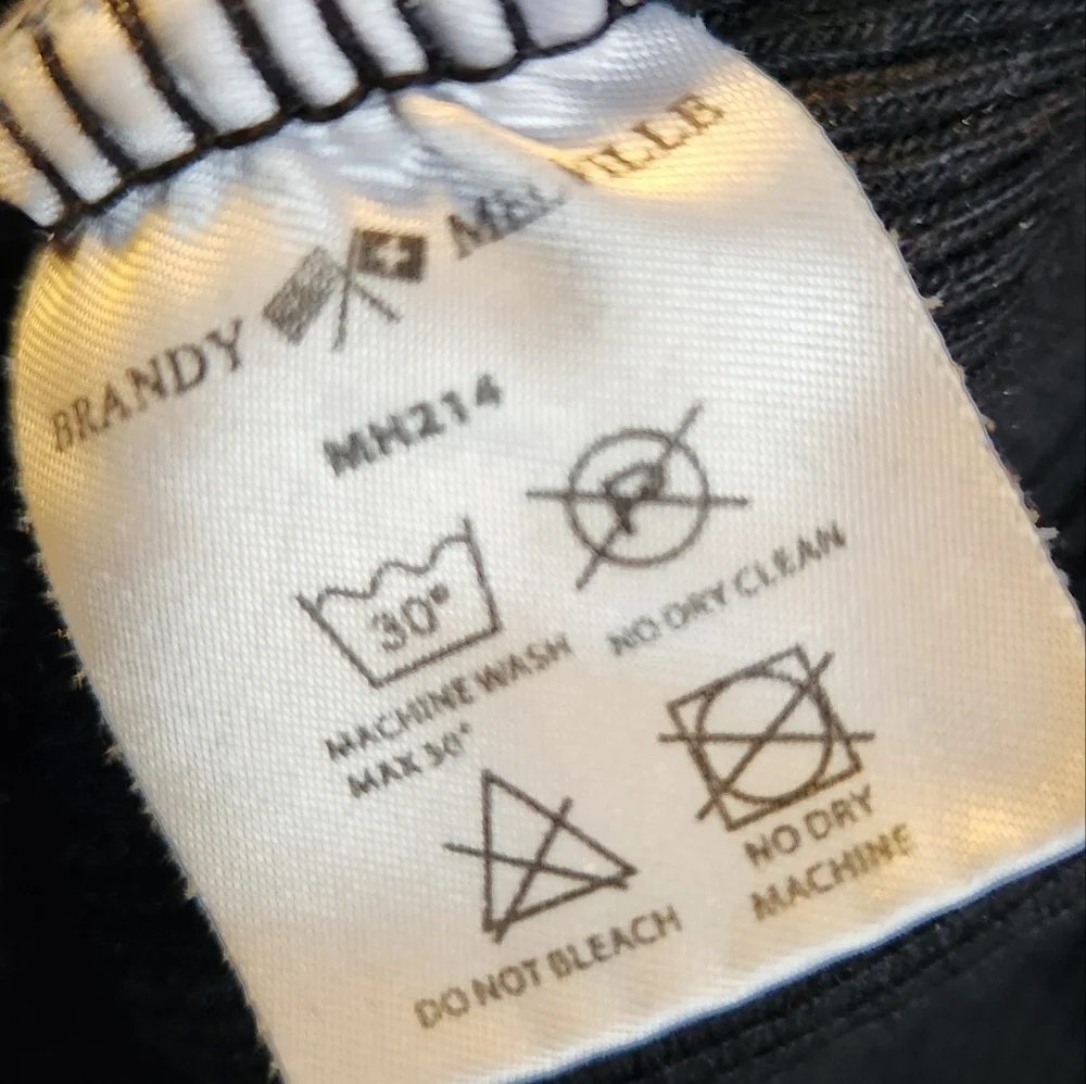 Brandy Melville Ribbed Long Sleeve Button Down Collared  Carolyne Top - Black - Picture 7 of 7